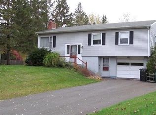 65 Farmington Rd, Amherst, MA 01002