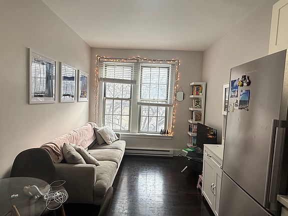 3rd image of 14 Clearway St APT 7