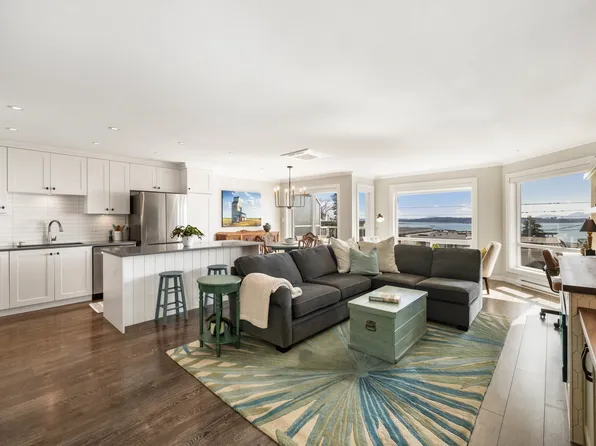 15139 Buena Vista Ave #4, White Rock, BC V4B 1Y2