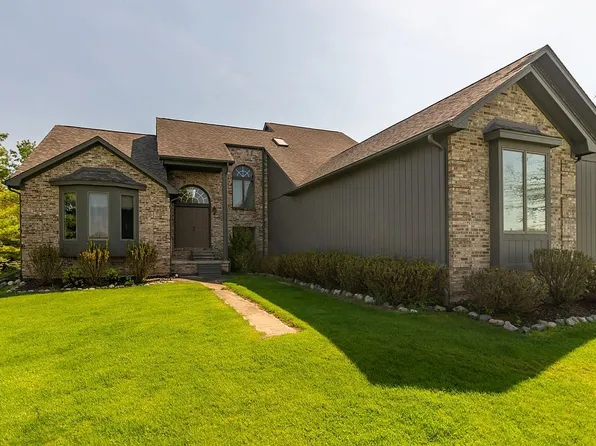 14897 Almont Rd, Allenton, MI 48002