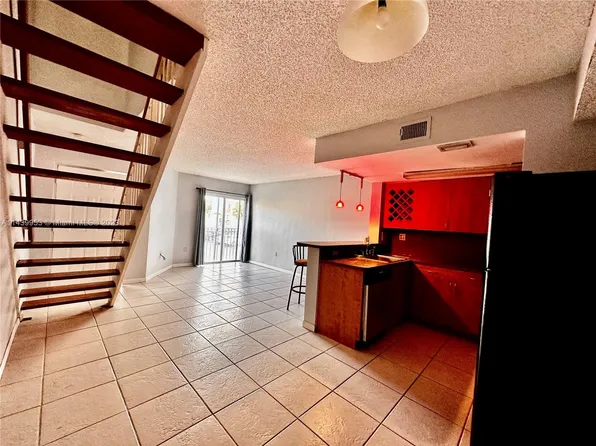 510 NW 86th Pl #12-209, Miami, FL 33126