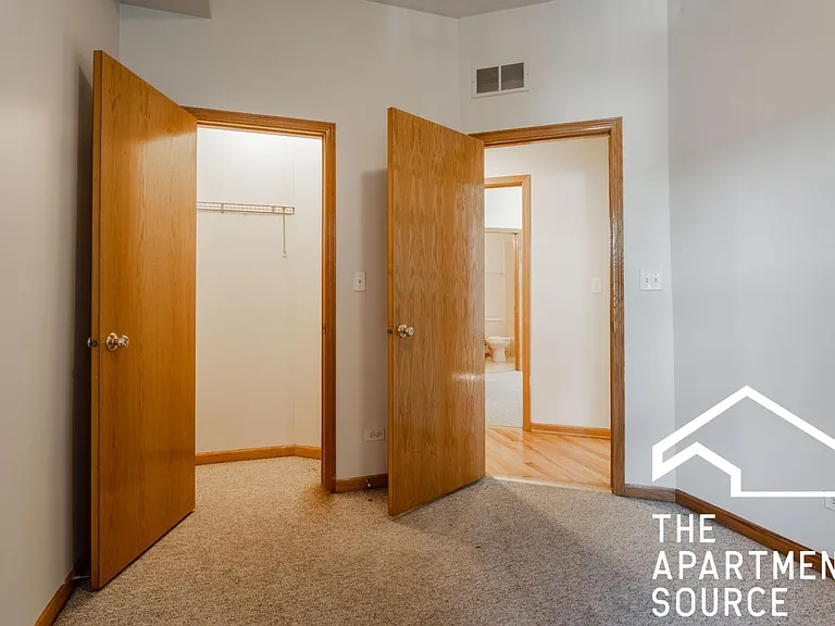 1444 N Leavitt St #1446-2 — Photo 5