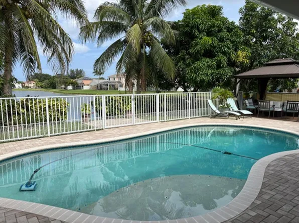 7576 Savannah Ln, Lake Worth, FL 33463
