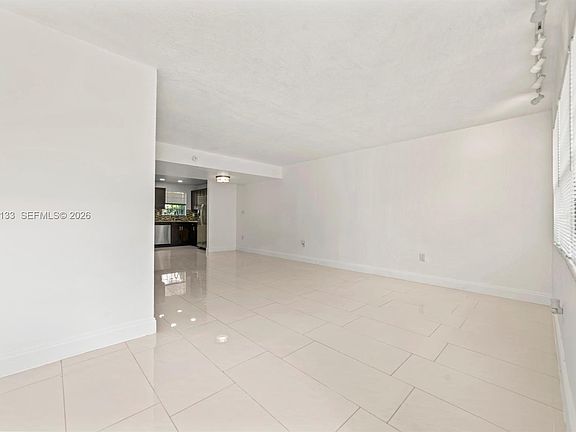 3rd image of 1560 NE 151st St APT 103