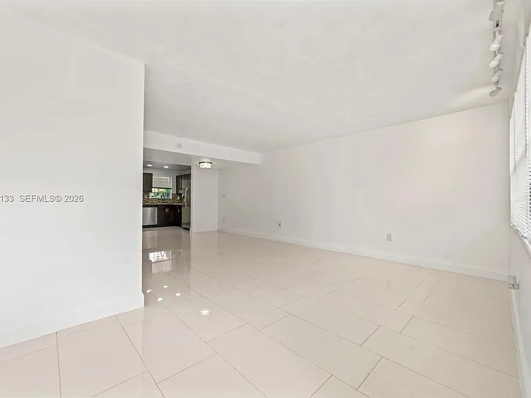 1560 NE 151st St #103 — Photo 3