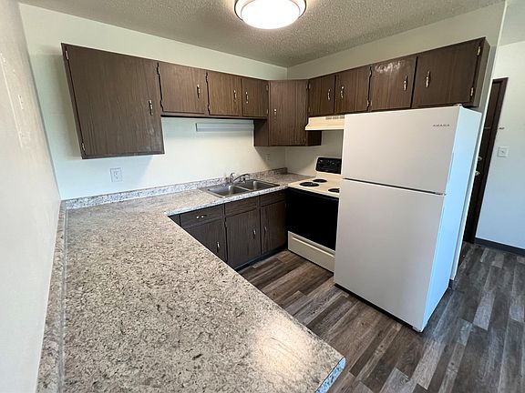 4th image of 222 S Greenwood St #18