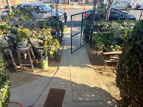 3rd image of 191 E 49th St