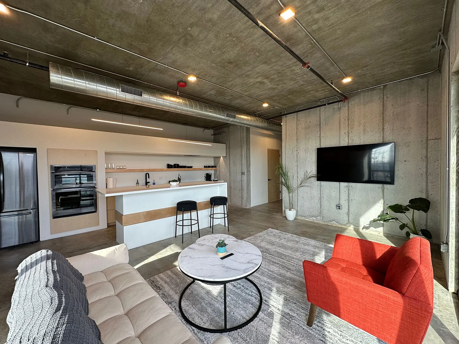 TB Signature Lofts — Photo 4