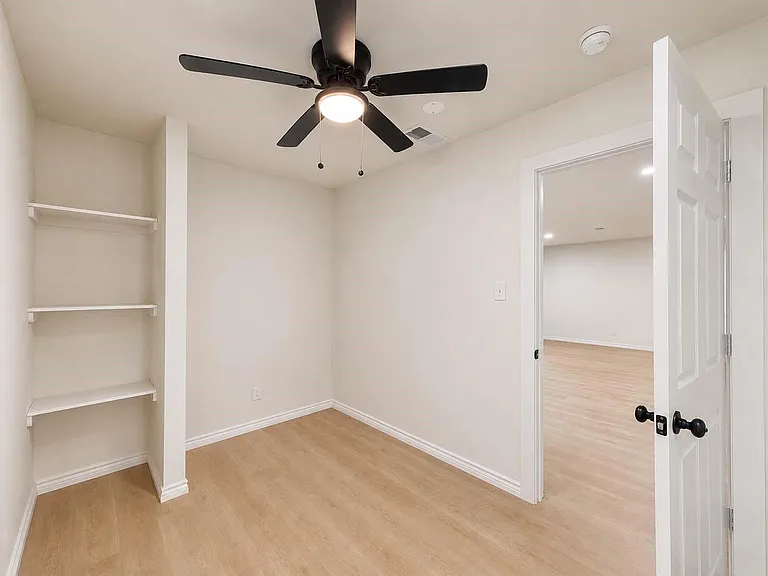 703 Texas Ave — Photo 16