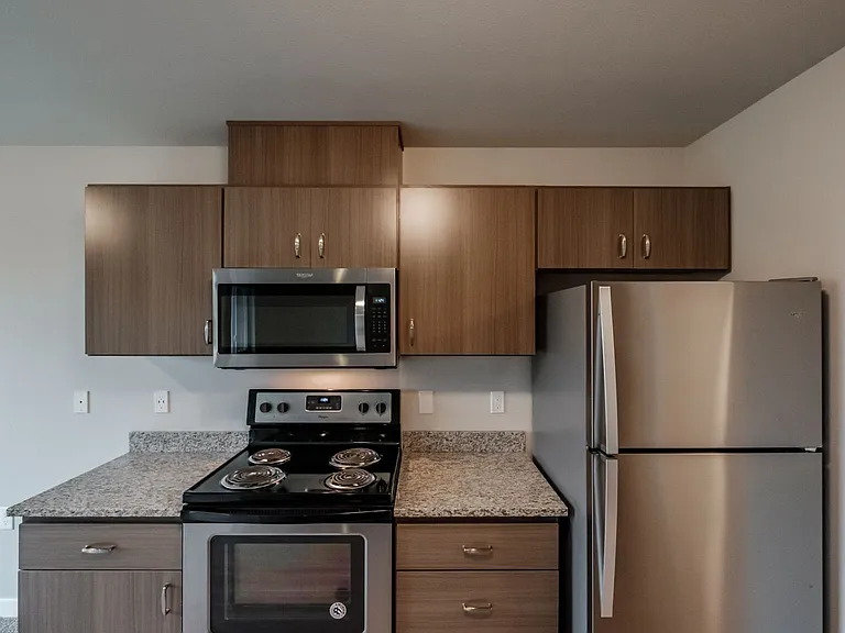 Evergreen Valley Apartments — Photo 41