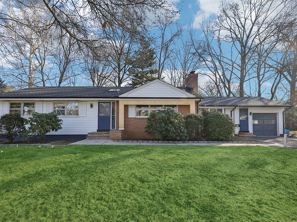 Renovated 3 Bedroom, 2 Full Bathroom Ranch