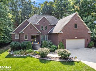 7495 Falling Leaf Ct, Flushing, MI 48433
