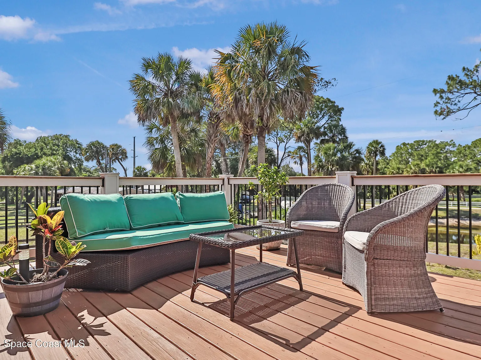 1 bed, 1.0 bath, 650 sqft, $1,900 — Photo 2