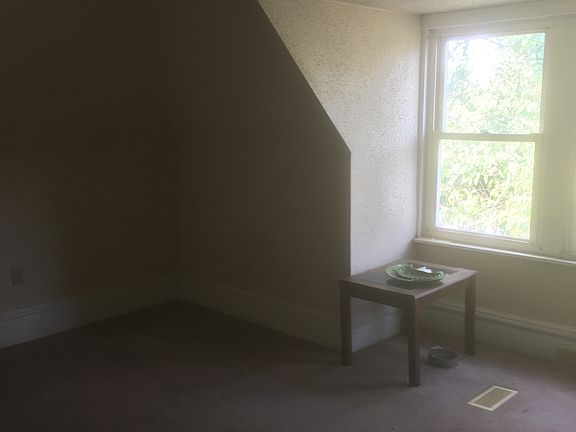 3rd image of 5173 Kensington Ave
