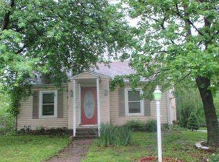 108 N 7th St, Clinton, MO 64735
