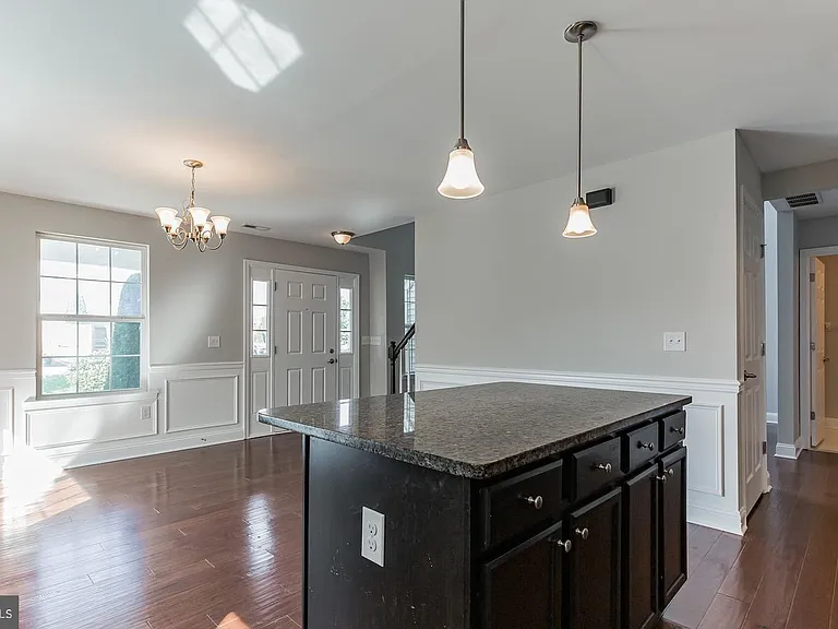 507 Lexington Mews — Photo 11