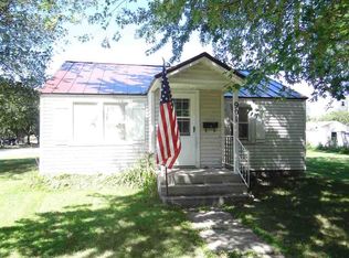 901 N Wacouta Ave, Prairie Du Chien, WI 53821