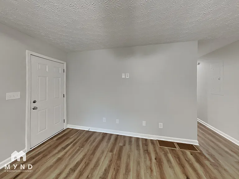 316 Eleanor Dr — Photo 8
