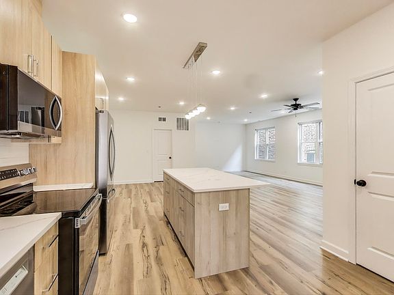 2nd image of 5126 S Kenwood Ave #201