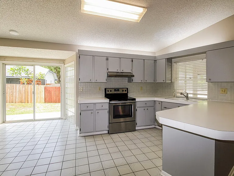 9132 Hawkins Ct — Photo 5