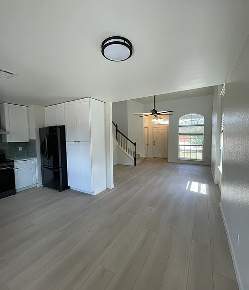 1016 Starlight Dr — Photo 4