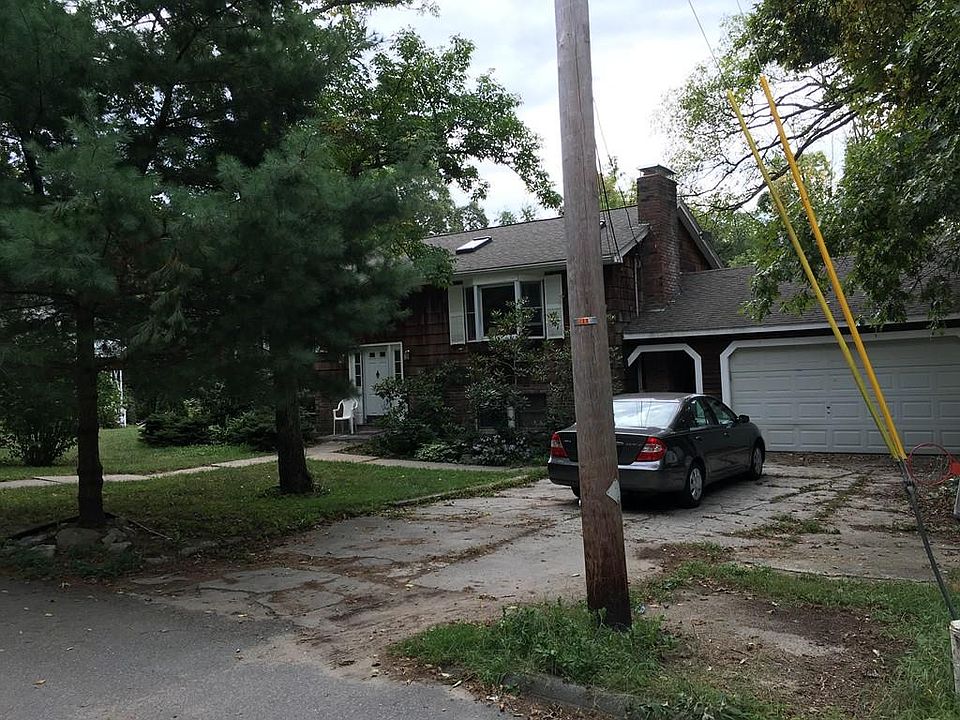 2nd image of 47 W Division St