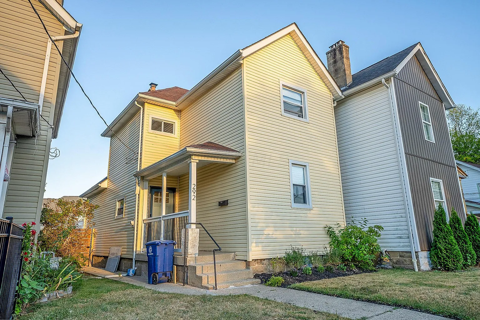 292 Johnson St photo 1
