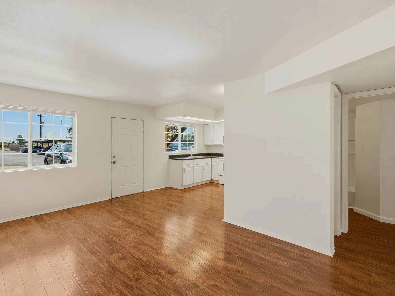 2 bed, 705 sqft, $1,195 — Photo 2