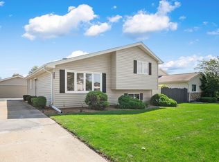 355 N Kramer Ave, Lombard, IL 60148