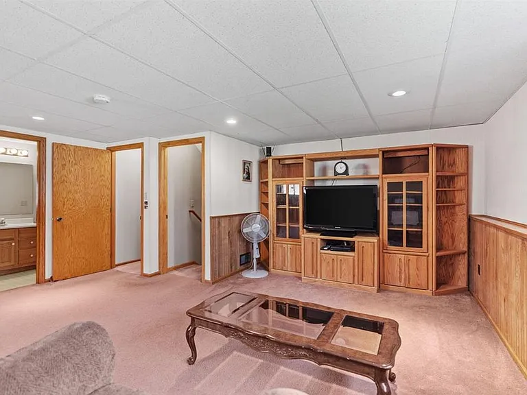 14389 Eveleth Ave — Photo 3