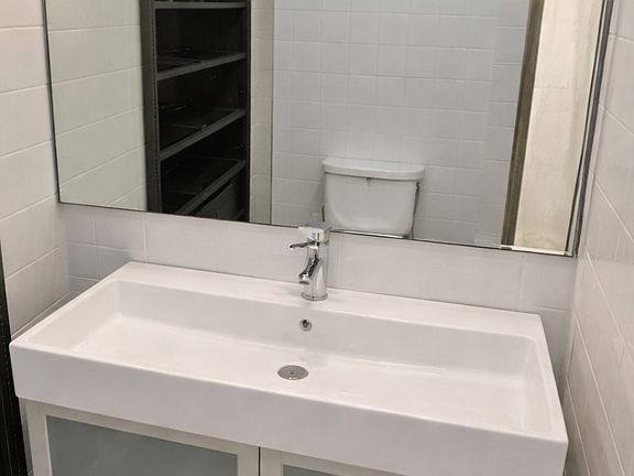 3rd image of 1821 W 63rd St