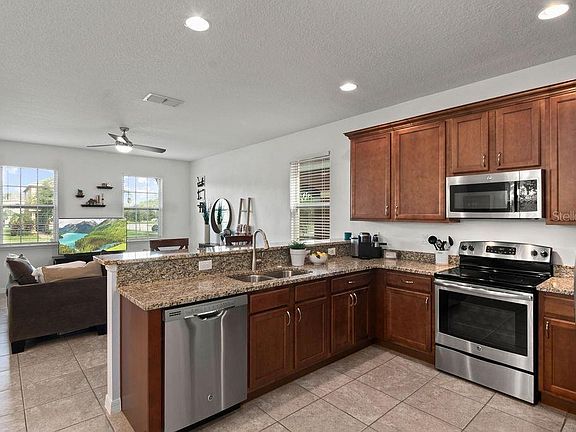4th image of 15213 Avenue Of The Arbors