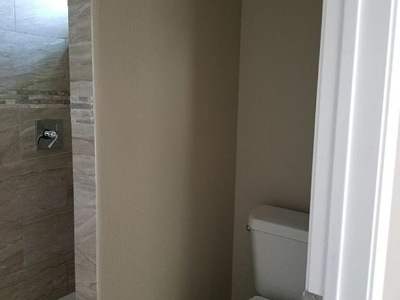 4th image of 2601 Sarita St