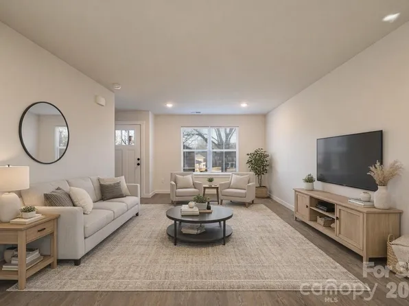 424-426 2nd St SW, Hickory, NC 28602