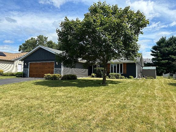 3rd image of 604 Jarvis Dr