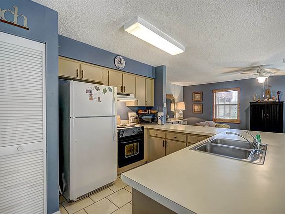 2nd image of 44 Sailfish Ln