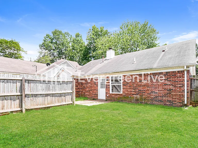 8402 Honey Dr — Photo 14