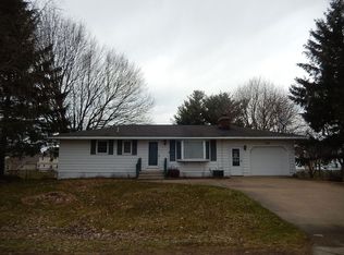 7718 Fairlane Dr, Fairview, PA 16415