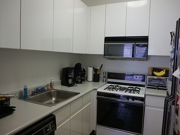 5th image of 236 E 47th St APT 16B