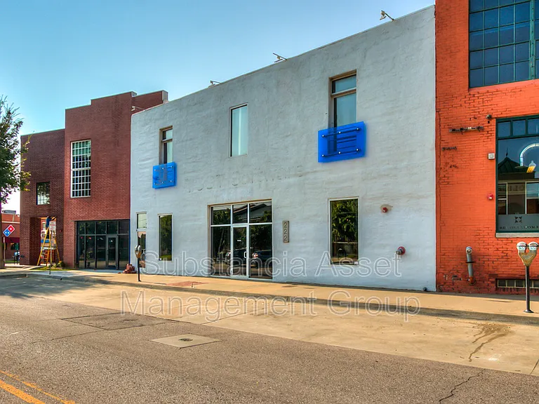222 E Main St #B — Photo 32