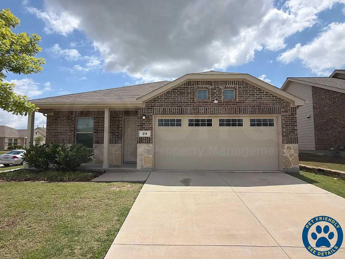 3 bed, 2.0 bath, 1570 sqft, $1,995 — Photo 1