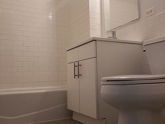 5th image of 252 E 2nd St APT 6F