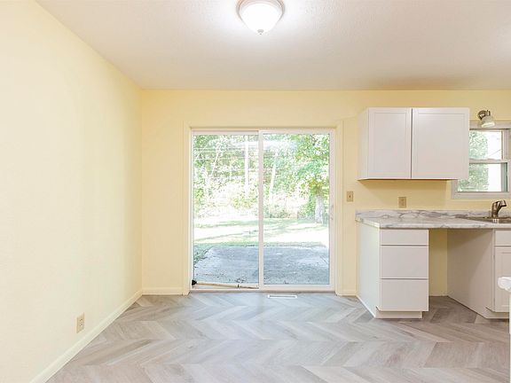 4th image of 19341 Wedgewood Dr
