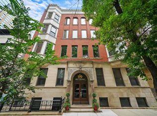 119 W Chestnut St, Chicago, IL 60610