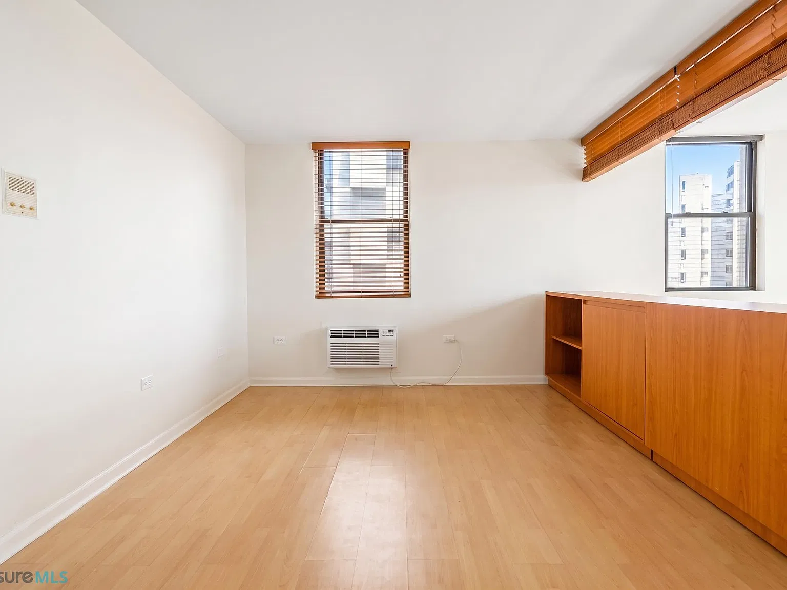 Elbal Gardens (Condominio) — Photo 3