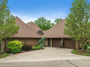 9095 S Saginaw Rd APT 21, Grand Blanc, MI 48439