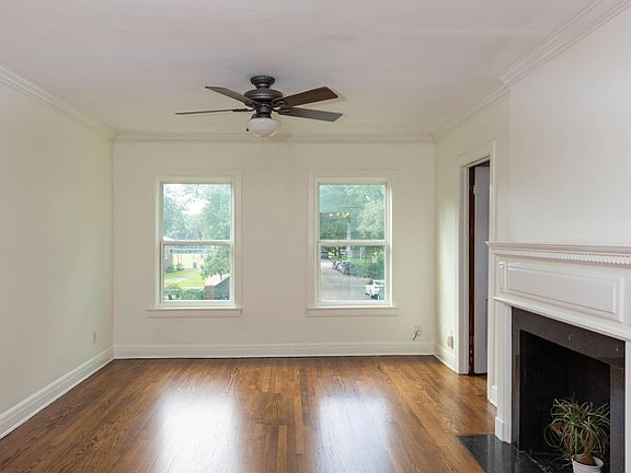 3rd image of 2046 North Blvd