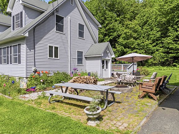 5th image of 1079 Gardiner Road