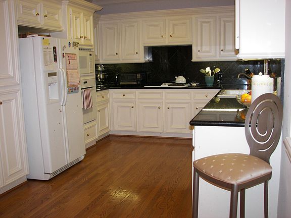 Gourmet kitchen with granite counter