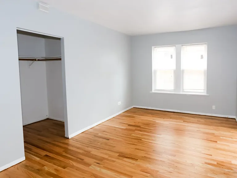 4501-4515 N Malden St — Photo 17